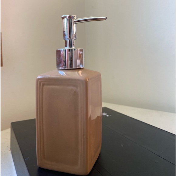 hand soap dispenser tan new - Picture 1 of 5